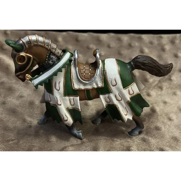 Toys 205 Schleich Armor Horse Green Gold Horseshoes World Of